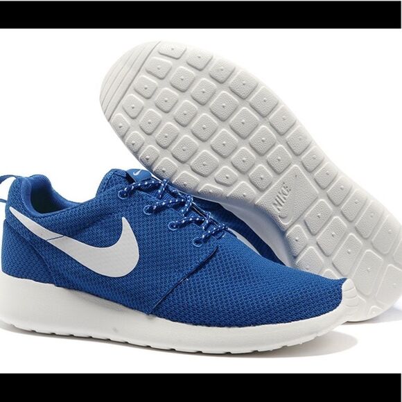 ✨3xHhP✨Nike Roshe Run Womens✨ - Picture 2 of 8